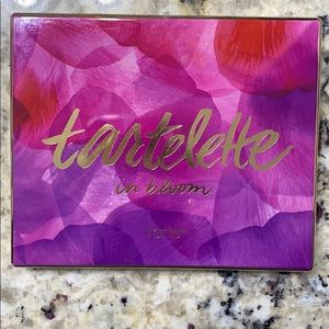 Tarte Tartelette in bloom eyeshadow palette